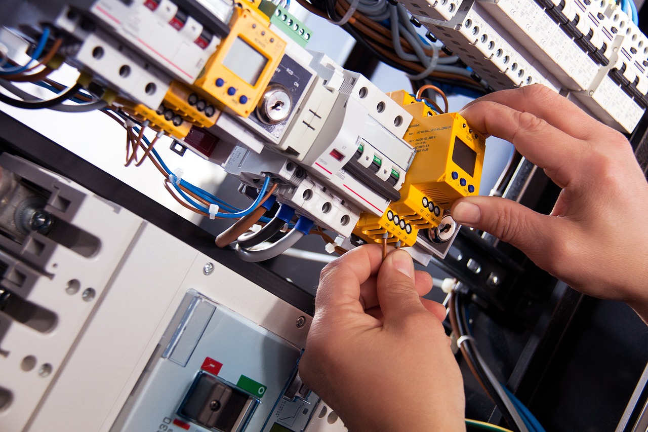 Signs You Need To Upgrade Your Electric Panel In Pittsburgh, PA
