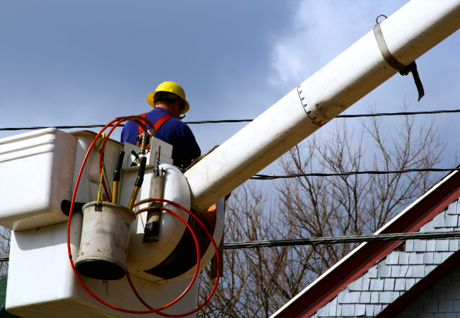 Reasons to Call A Bucket Truck Electrician in Pittsburgh, P